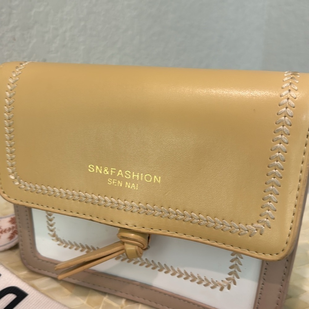 Crossbody purse - Picture 2 of 7